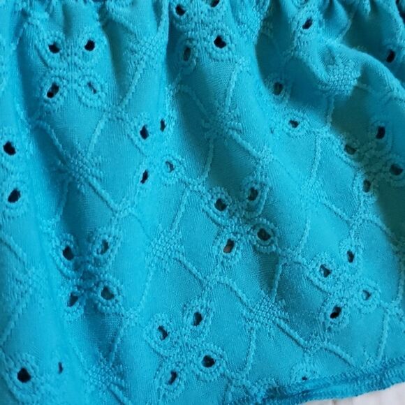 TINT & SHADOW Eyelet Trim Peasant Top - Picture 4 of 13